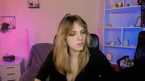 Sweet Renesmee online show from 11/11/25, 10:04