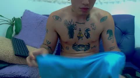 Snapshot of rennesanti chatting on 12/12/24, 07:08 R E N E online show from 12/12/24, 07:08