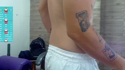 Snapshot of rennesanti chatting on 12/19/24, 04:23 R E N E online show from 12/19/24, 04:23