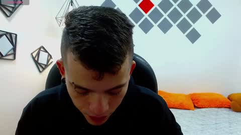 Snapshot of rennesanti chatting on 12/30/24, 04:09 R E N E online show from 12/30/24, 04:09