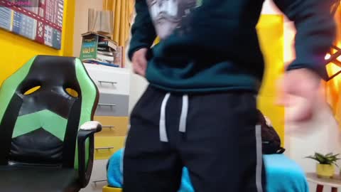 Snapshot of rennesanti chatting on 01/10/25, 04:54 R E N E online show from 01/10/25, 04:54