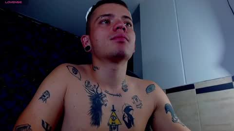 Snapshot of rennesanti chatting on 01/14/25, 11:10 R E N E online show from 01/14/25, 11:10