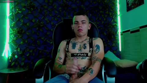 Snapshot of rennesanti chatting on 01/23/25, 05:35 R E N E online show from 01/23/25, 05:35