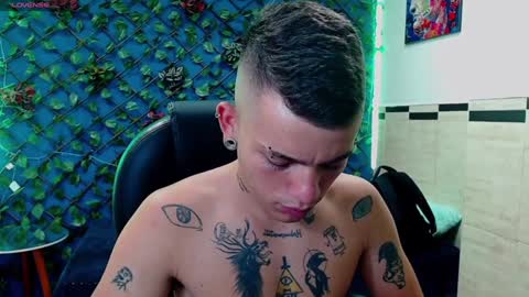 Snapshot of rennesanti chatting on 02/07/25, 04:16 R E N E online show from 02/07/25, 04:16