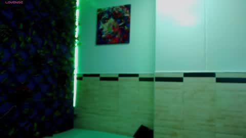 Snapshot of rennesanti chatting on 02/12/25, 07:34 R E N E online show from 02/12/25, 07:34