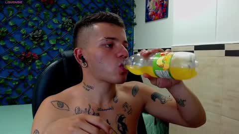 Snapshot of rennesanti chatting on 02/13/25, 05:05 R E N E online show from 02/13/25, 05:05