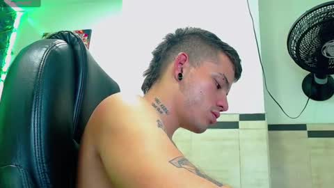 Snapshot of rennesanti chatting on 02/20/25, 11:09 R E N E online show from 02/20/25, 11:09