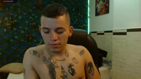 Snapshot of rennesanti chatting on 09/09/25, 03:17 R E N E online show from 09/09/25, 03:17