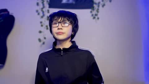 Snapshot of rennuts chatting on 12/04/24, 04:49 rennuts online show from 12/04/24, 04:49