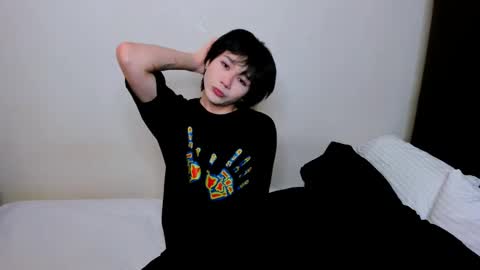 Snapshot of rennuts chatting on 12/23/24, 08:33 rennuts online show from 12/23/24, 08:33