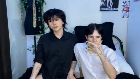 Snapshot of rennuts chatting on 02/11/25, 11:12 rennuts online show from 02/11/25, 11:12