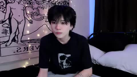 Snapshot of rennuts chatting on 03/01/25, 11:28 rennuts online show from 03/01/25, 11:28