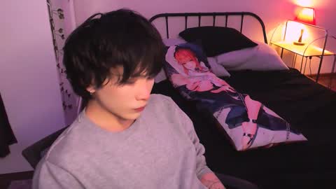 Snapshot of rennuts chatting on 10/10/25, 01:21 rennuts online show from 10/10/25, 01:21