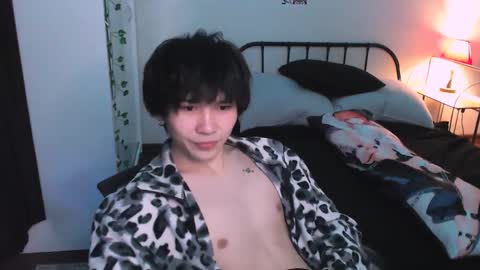 Snapshot of rennuts chatting on 10/11/25, 02:04 rennuts online show from 10/11/25, 02:04