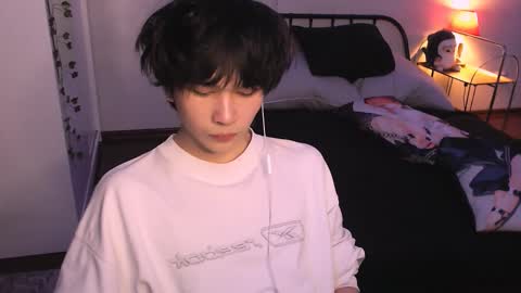 Snapshot of rennuts chatting on 10/14/25, 05:14 rennuts online show from 10/14/25, 05:14