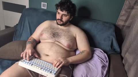 Snapshot of repmah chatting on 02/25/25, 06:09 My name is Repmah help me to get 50 thumb-up online show from 02/25/25, 06:09