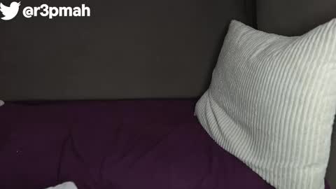 Snapshot of repmah chatting on 09/26/25, 12:42 My name is Repmah help me to get 50 thumb-up online show from 09/26/25, 12:42