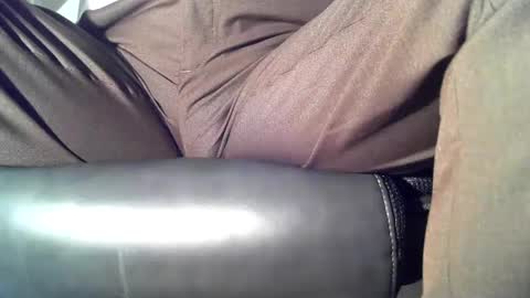 Snapshot of respectfullyyours69 chatting on 02/17/25, 12:59 RespectfullyYours69 online show from 02/17/25, 12:59