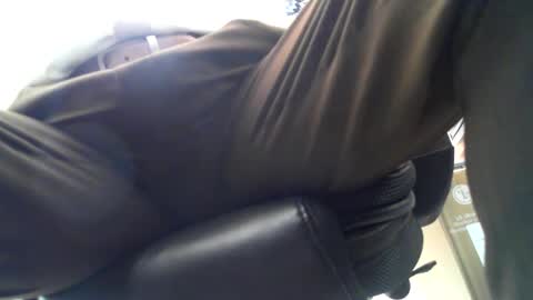 Snapshot of respectfullyyours69 chatting on 02/17/25, 10:58 RespectfullyYours69 online show from 02/17/25, 10:58