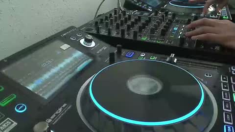 Snapshot of reticuli chatting on 12/12/24, 06:42 GearPorn online show from 12/12/24, 06:42