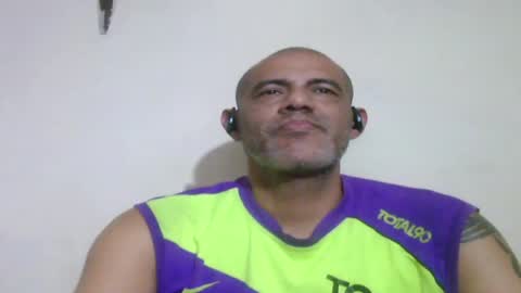 Snapshot of retlam37 chatting on 05/06/26, 04:19 Walter online show from 05/06/26, 04:19