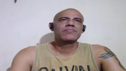 Snapshot of retlam37 chatting on 05/08/26, 05:35 Walter online show from 05/08/26, 05:35