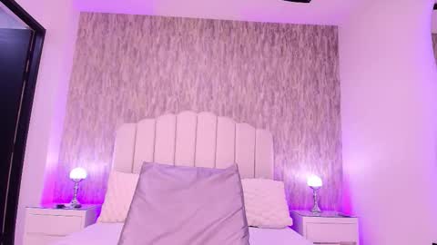 Snapshot of reven_lilith chatting on 11/21/25, 03:16 REVEN online show from 11/21/25, 03:16