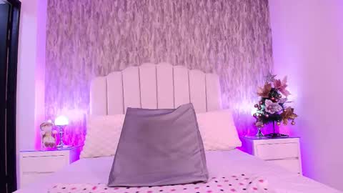 Snapshot of reven_lilith chatting on 11/26/25, 03:07 REVEN online show from 11/26/25, 03:07