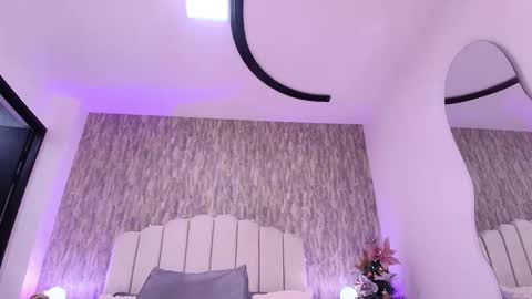 Snapshot of reven_lilith chatting on 11/29/25, 03:20 REVEN online show from 11/29/25, 03:20