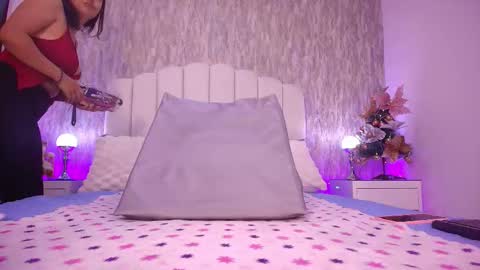 Snapshot of reven_lilith chatting on 12/04/25, 03:05 REVEN online show from 12/04/25, 03:05