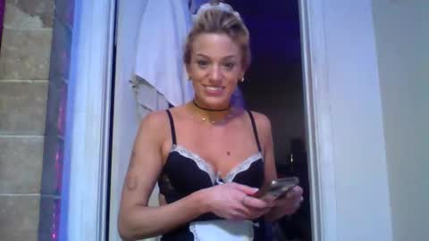 reversecowgirl713 online show from 05/01/26, 03:27