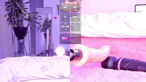 Rebecca y sarih online show from 02/25/25, 12:03