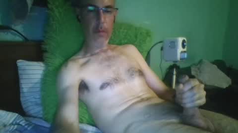 Snapshot of reyes_albert2006 chatting on 09/22/25, 06:37 reyes_albert2006 online show from 09/22/25, 06:37