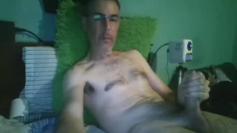 Snapshot of reyes_albert2006 chatting on 09/29/25, 03:33 reyes_albert2006 online show from 09/29/25, 03:33