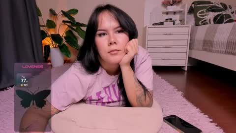 Snapshot of reyniri chatting on 11/16/25, 01:28 Rein online show from 11/16/25, 01:28