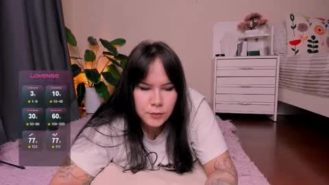 Snapshot of reyniri chatting on 11/27/25, 02:19 Rein online show from 11/27/25, 02:19