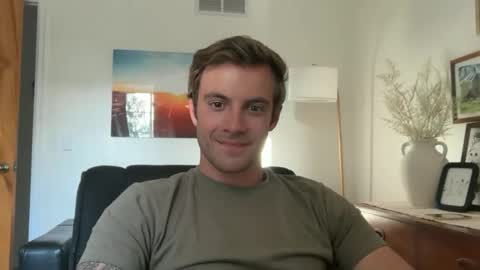 Snapshot of rguy114 chatting on 06/04/26, 11:44 Ryan online show from 06/04/26, 11:44