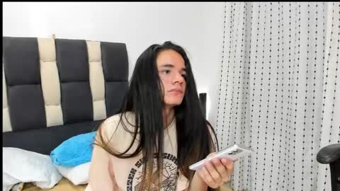 Snapshot of rhiannacoral chatting on 02/18/25, 11:52 rhiannacoral online show from 02/18/25, 11:52