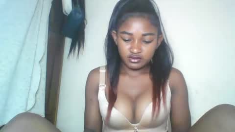 Snapshot of rhoanna chatting on 06/19/26, 06:56 rhoanna online show from 06/19/26, 06:56