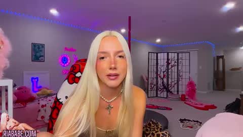 ria  online show from 11/04/25, 03:49