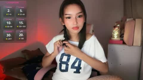 Snapshot of riana_gorgeous69 chatting on 06/24/26, 01:43 riana online show from 06/24/26, 01:43