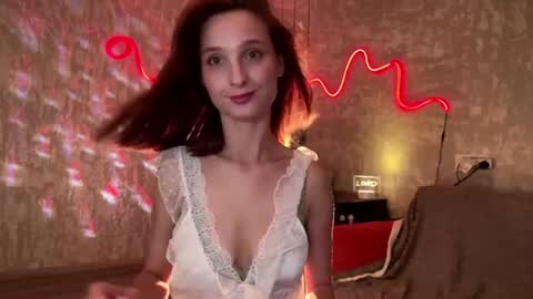 Snapshot of riana_razz chatting on 06/25/26, 08:19 riana_razz online show from 06/25/26, 08:19