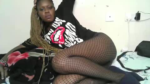 riana_sha online show from 12/18/25, 01:55