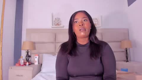 Snapshot of rianamanson chatting on 01/18/25, 10:28 Riana online show from 01/18/25, 10:28