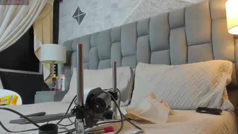 Snapshot of rianamanson chatting on 02/21/25, 07:01 Riana online show from 02/21/25, 07:01