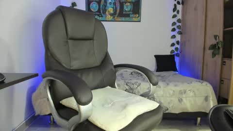 Snapshot of riancum chatting on 02/17/25, 08:19 juan online show from 02/17/25, 08:19