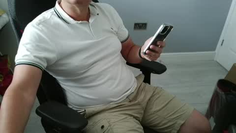 Snapshot of rich_uk56 chatting on 06/02/26, 02:19 UK Straight Guy online show from 06/02/26, 02:19
