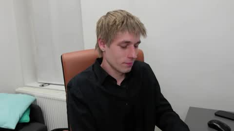 RICHARD HARDS online show from 04/21/26, 07:39