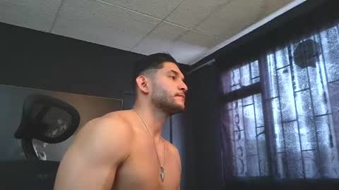 Snapshot of richard_milleer chatting on 07/28/26, 05:23 Ricardo online show from 07/28/26, 05:23