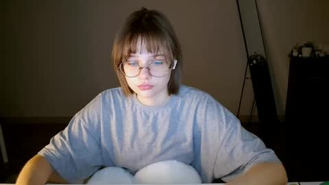 Luna online show from 04/23/26, 06:21